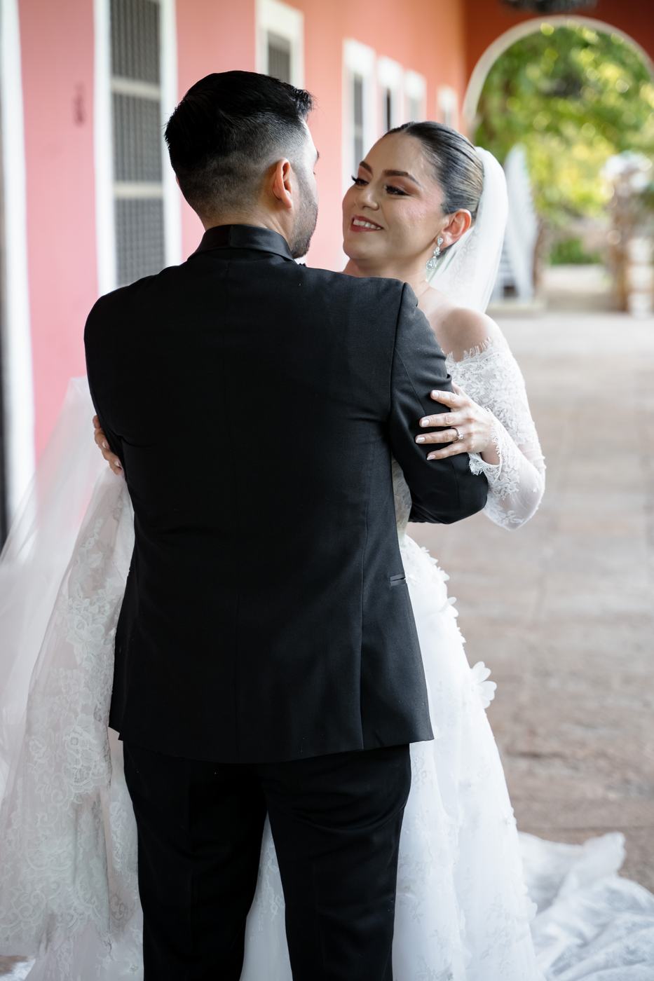 Primer encuentro de los novios