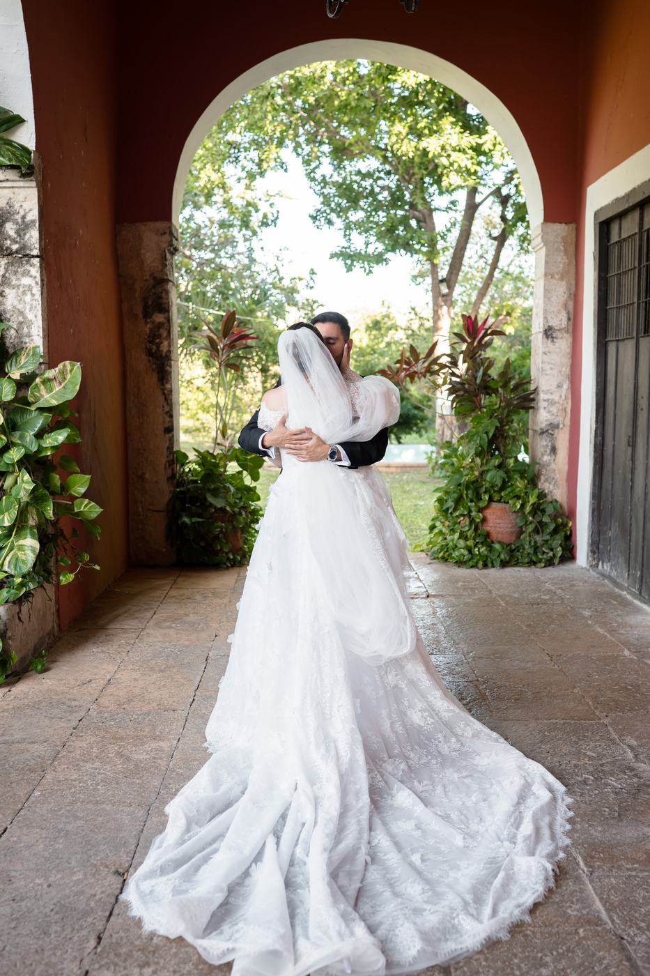 Primer encuentro de los novios