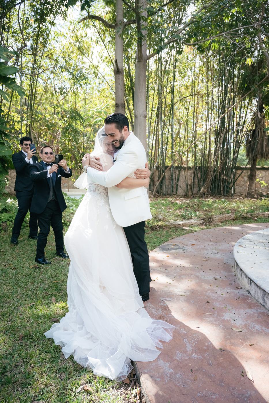 Primer encuentro de los novios